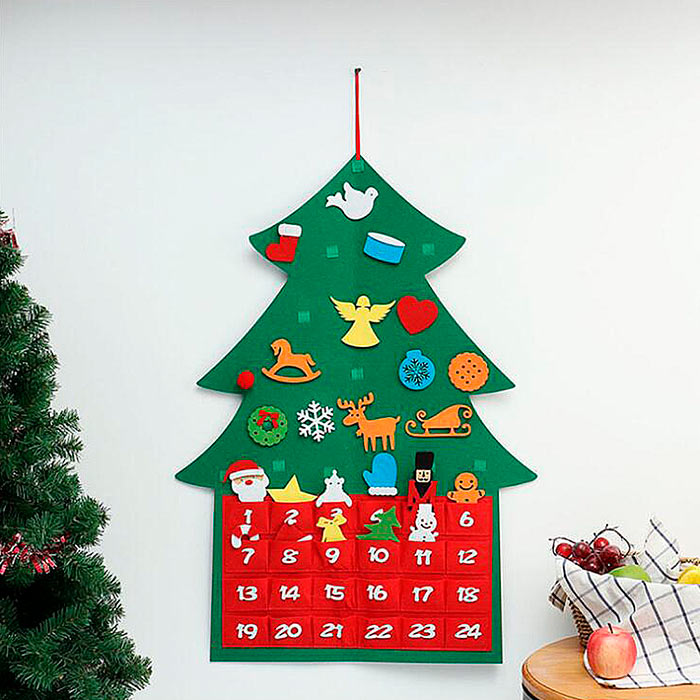 L'albero di Natale con calendario dell'Avvento nasconde 24 ornamenti affinché il tuo bambino li metta sull'albero dal 1° dicembre a Natale!