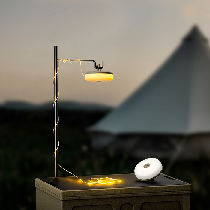La lanterna con luci offre un'ottima illuminazione e un'atmosfera fantastica!