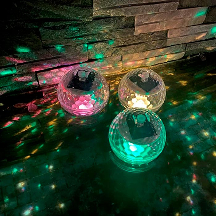 BallLamp, una luce LED impermeabile e solare che cambia colore - Image 6