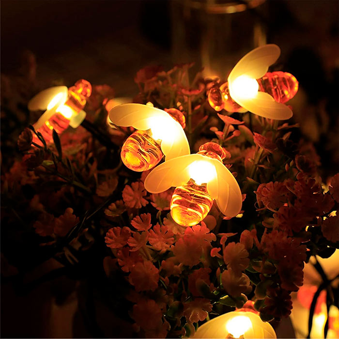 Carinissima lampada solare con 30 luci a LED a forma di api!