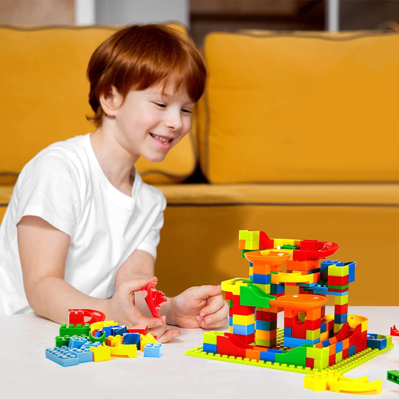 Un ricco set di 168 cubi per una creatività senza fine.