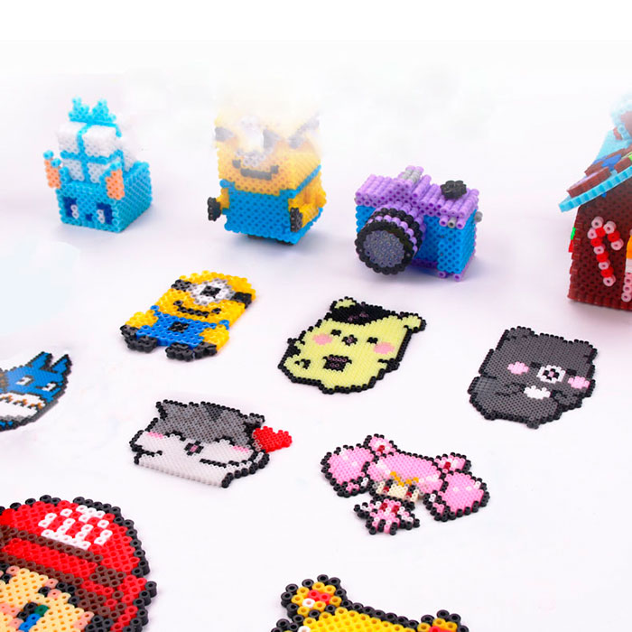 Questo ricco set creativo contiene 10.000 perline in 36 colori diversi!
