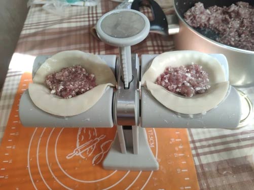 DumplingsMold, strumento da cucina per fare in casa ravioli, tortelloni e mini panzerotti - Image 8