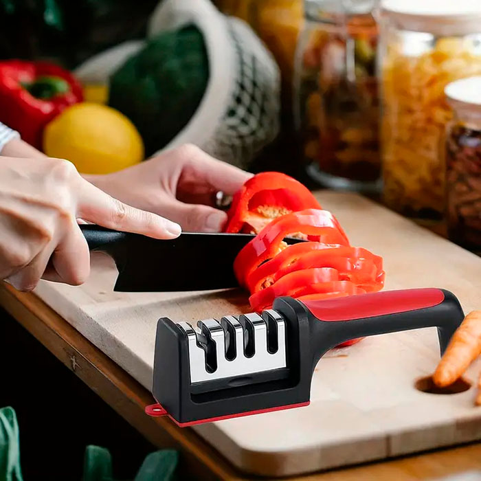 Occupa uno spazio minimo e si adatta perfettamente a qualsiasi cucina con il suo design portatile!