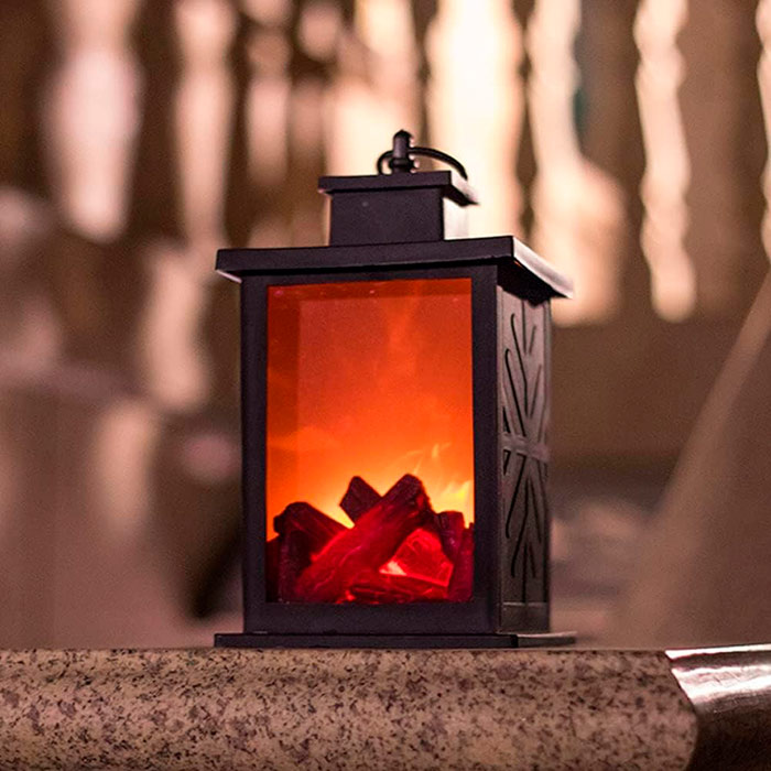 FireLantern, una lampada decorativa con l'aspetto di un camino e un fuoco virtuale - Image 3