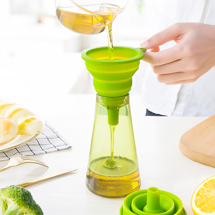 Funnel, un imbuto di silicone pieghevole per versare liquidi e altri alimenti - Image 8