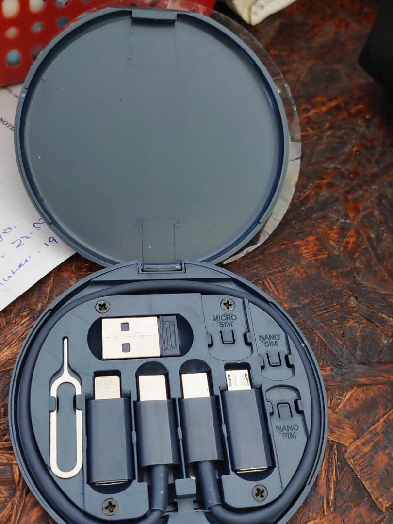 GadgetBox, un kit di ricarica per diversi dispositivi smart - Image 10