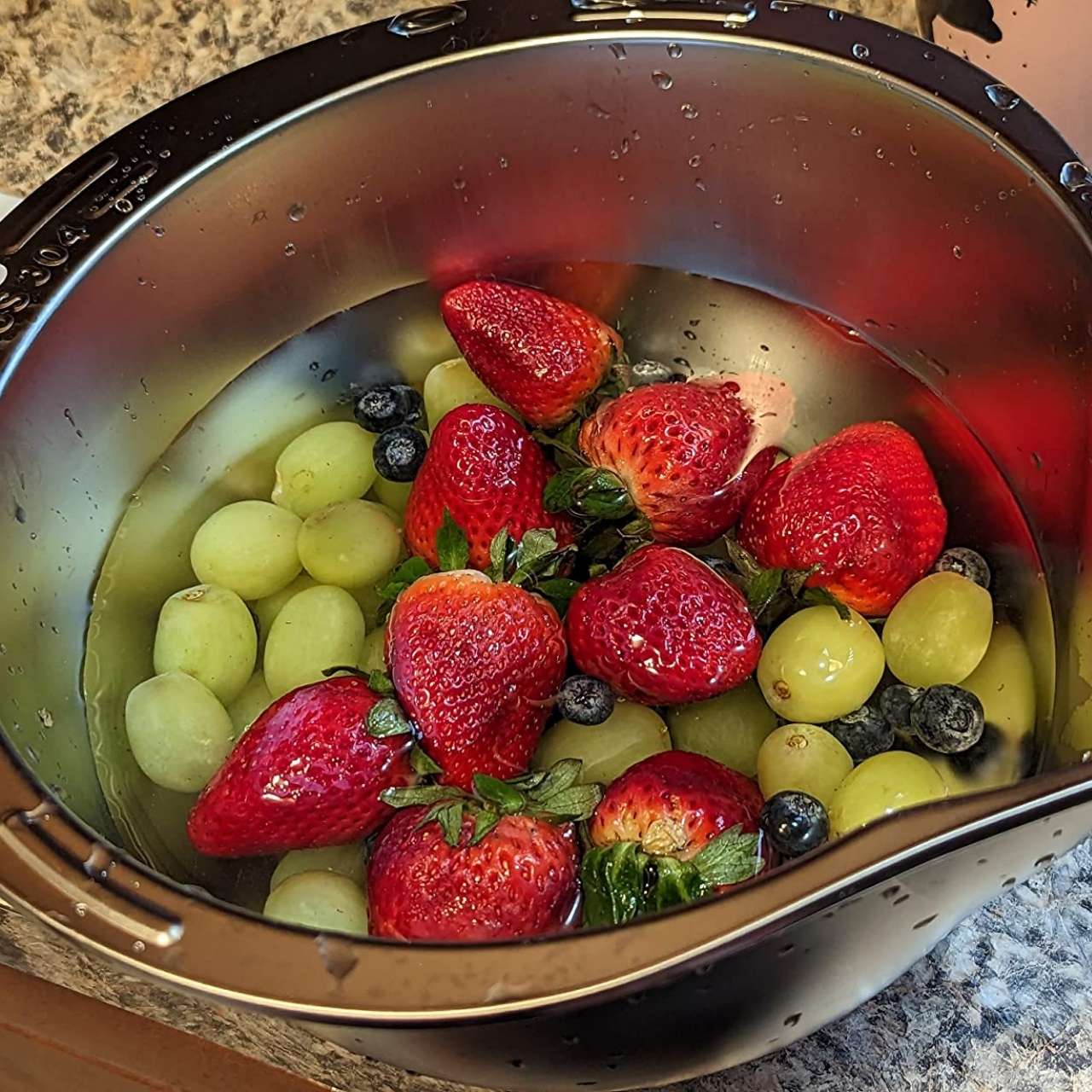 GraterBowl, raschietto da cucina multiuso 8-in-1 con ciotola - Image 9