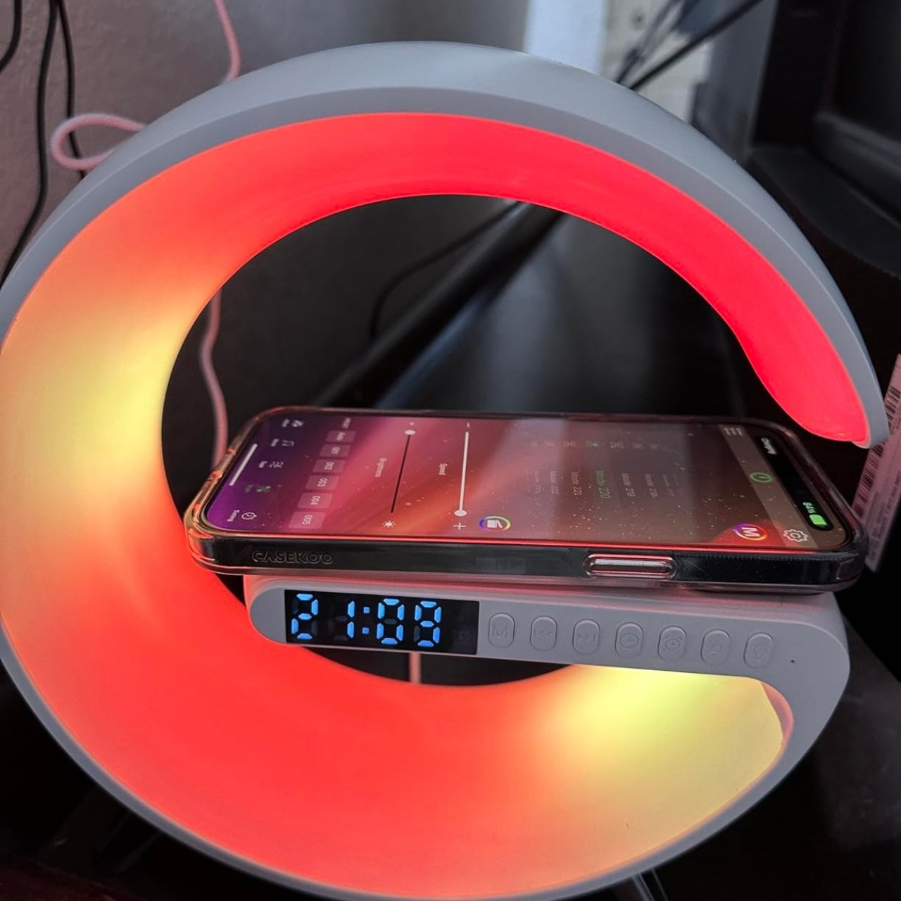 MoonCharge - un elegante caricatore wireless e luce ambientale in uno - Image 4