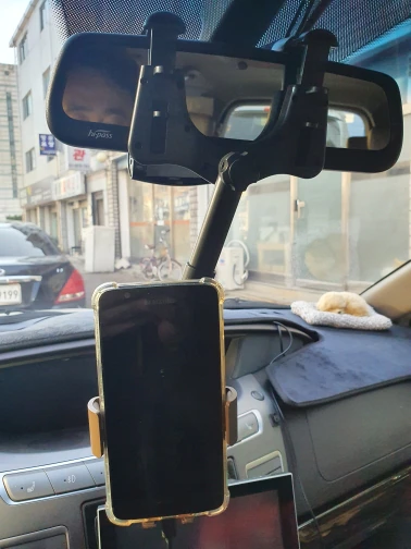 RotatableCarHolder, supporto per telefono a 360 gradi che si monta sullo specchietto retrovisore - Image 2