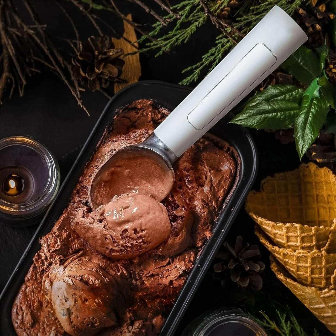 Grazie al riscaldamento intelligente, potrai facilmente servire anche il gelato più duro direttamente dal congelatore.