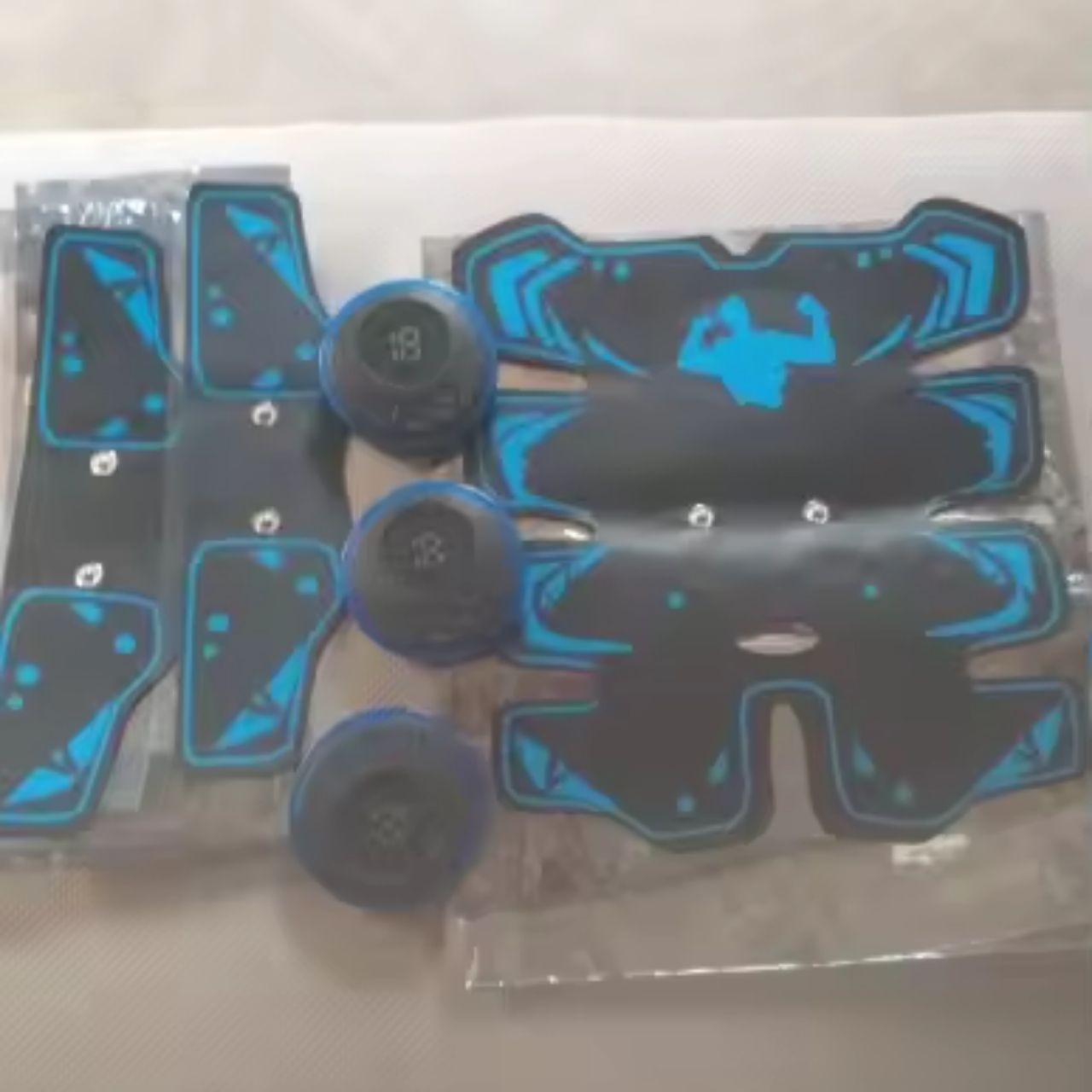 SlimAbs, stimolatore muscolare per addome e braccia - Image 2