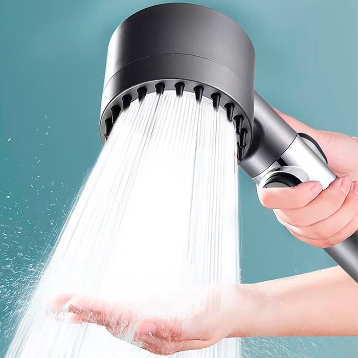 Il braccio doccia ha la possibilità di impostare 3 diversi getti: alta pressione, doccia classica e spray!