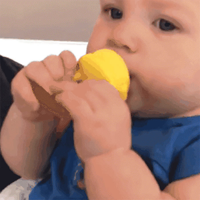 Yummi, un ciuccio innovativo per abituarsi a cibi densi e imparare i gusti (2 pz.) - video
