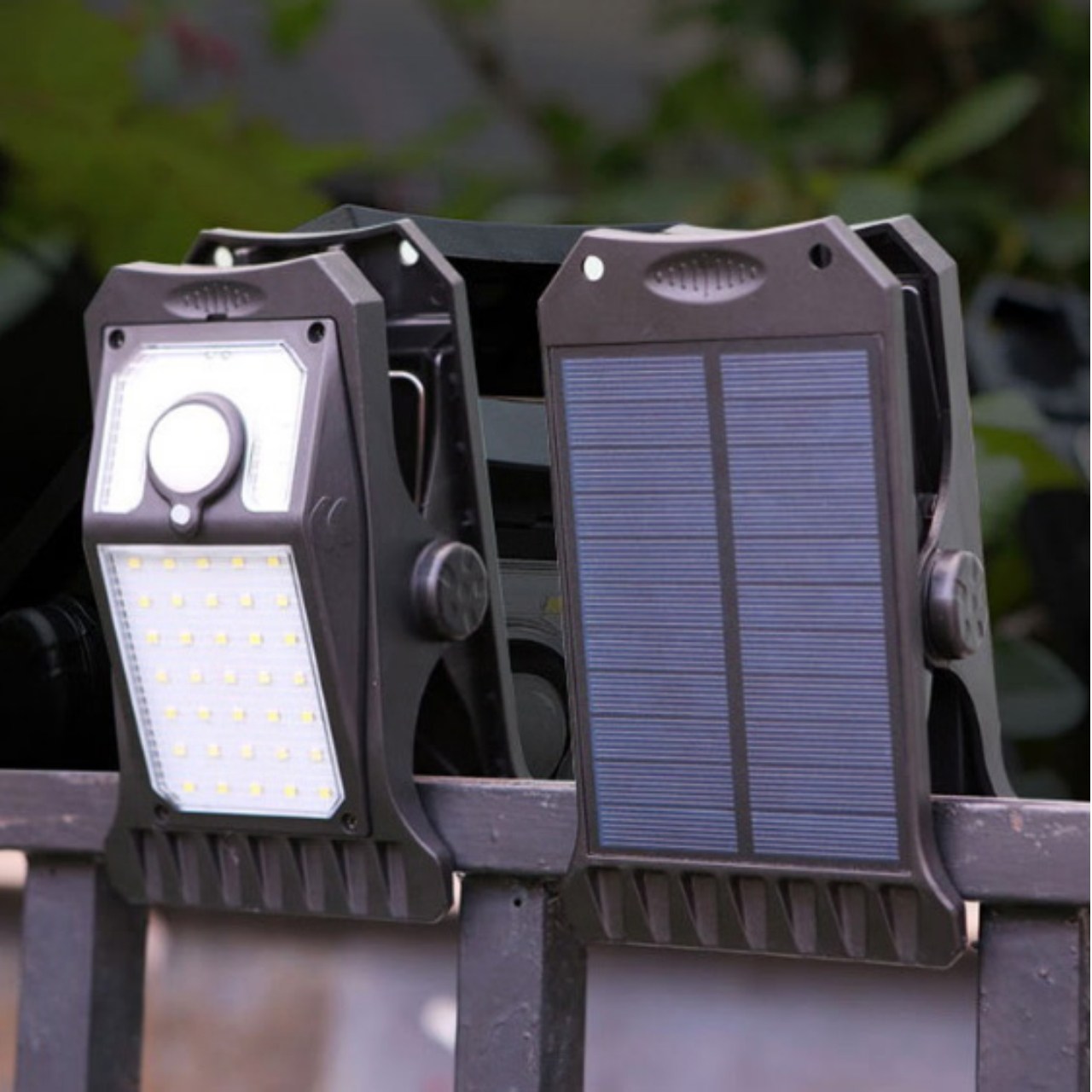 DeckClip, Luce Solare da Giardino con Clip e Sensore di Movimento - Image 1